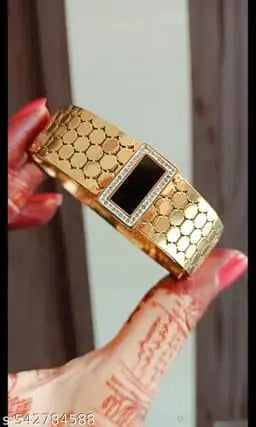 Artificial jewelleryAKaccessories