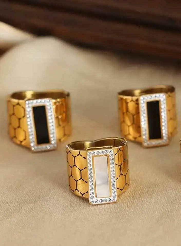 Artificial jewelleryAKaccessories