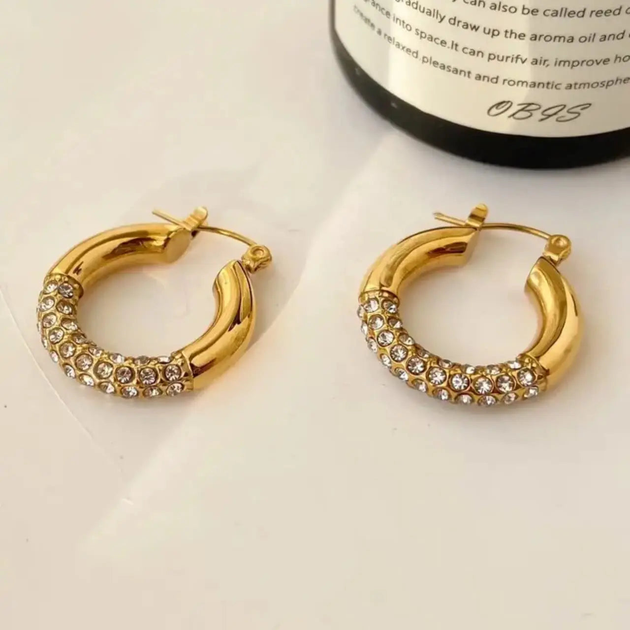 Artificial jewelleryAKaccessories