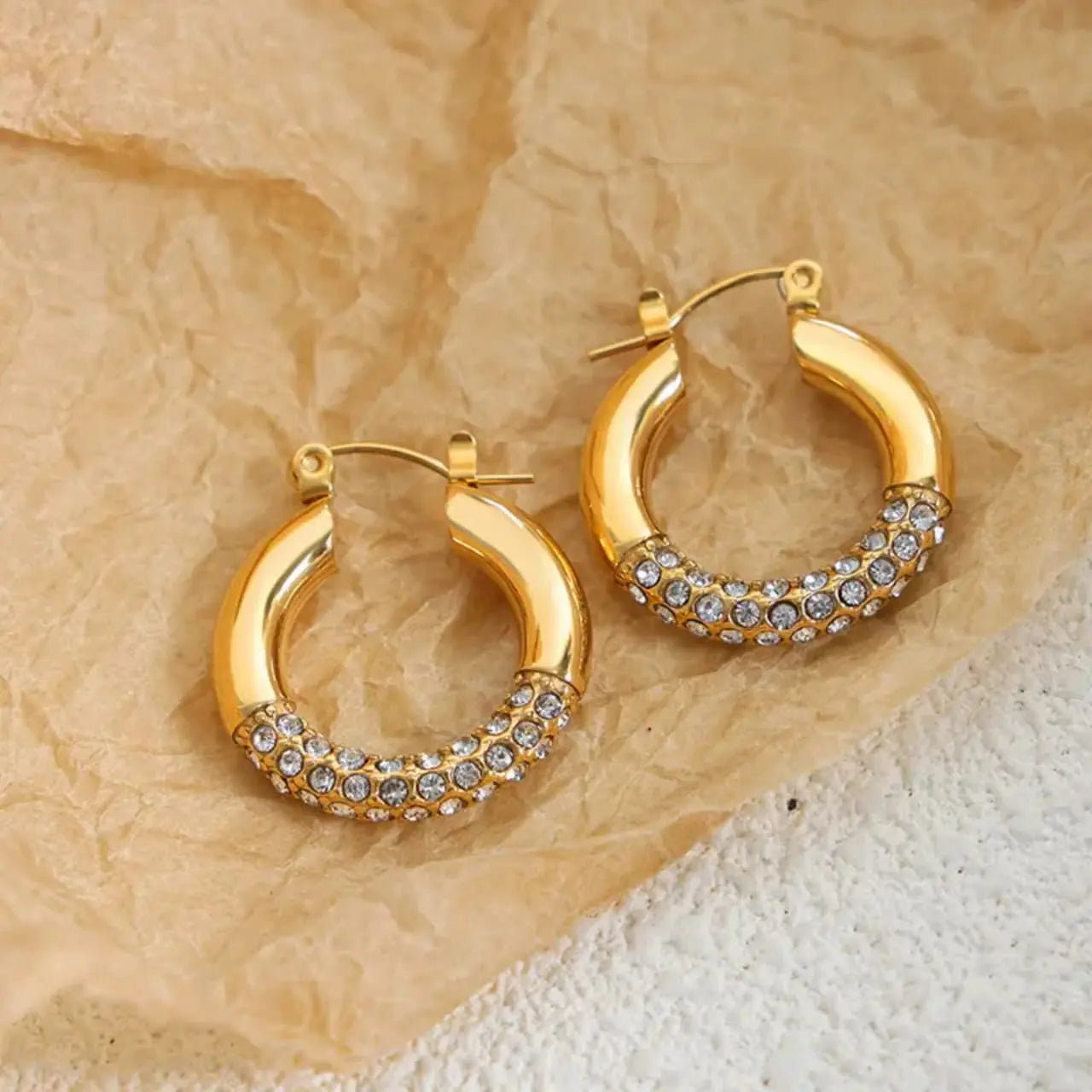 Artificial jewelleryAKaccessories