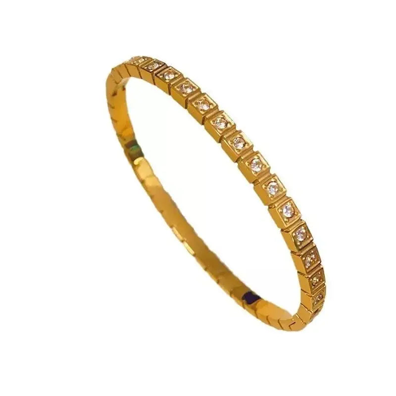 Artificial jewelleryAKaccessories