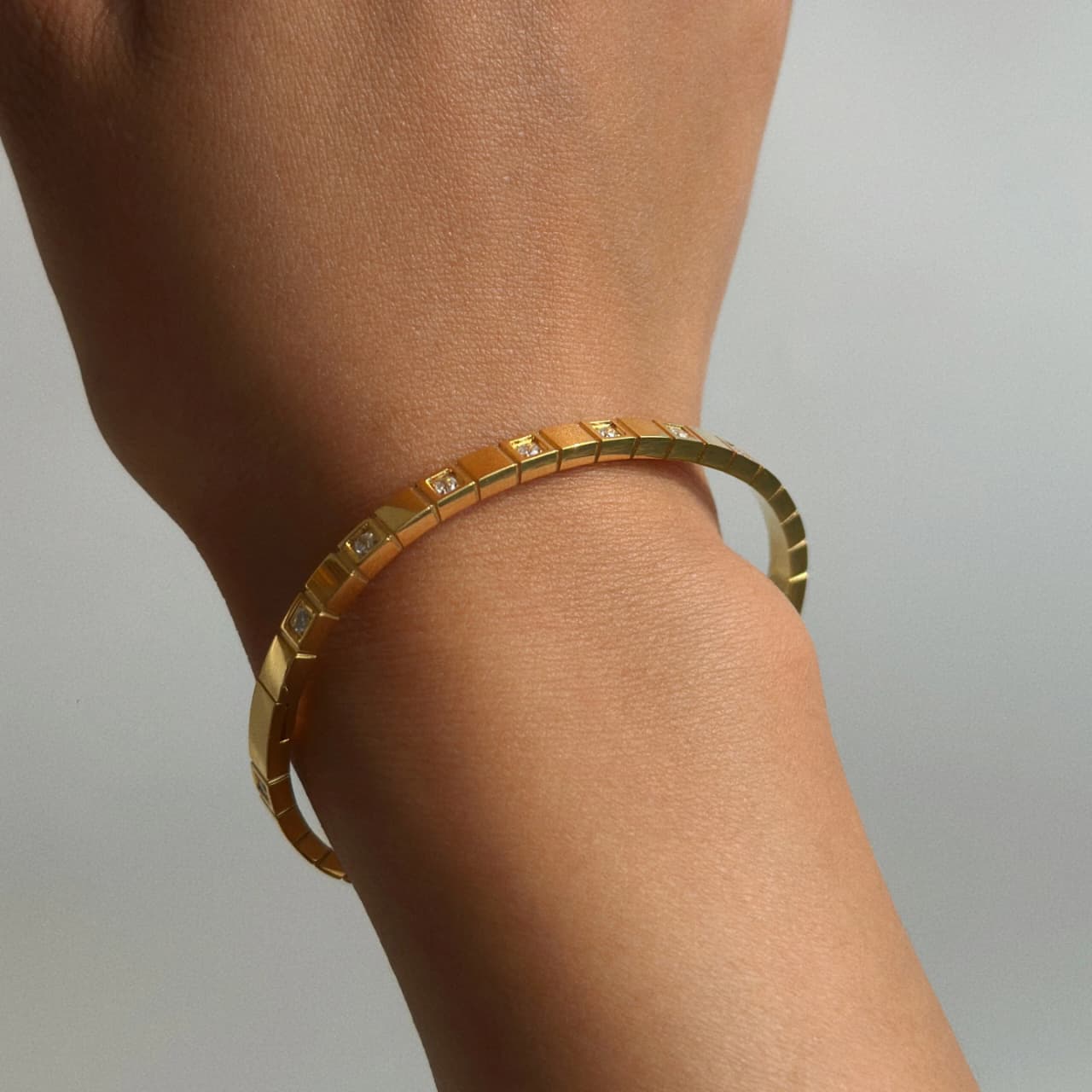Artificial jewelleryAKaccessories