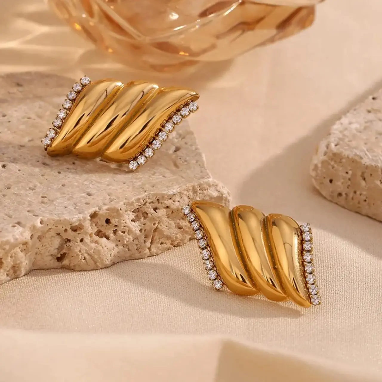 Artificial jewelleryAKaccessories