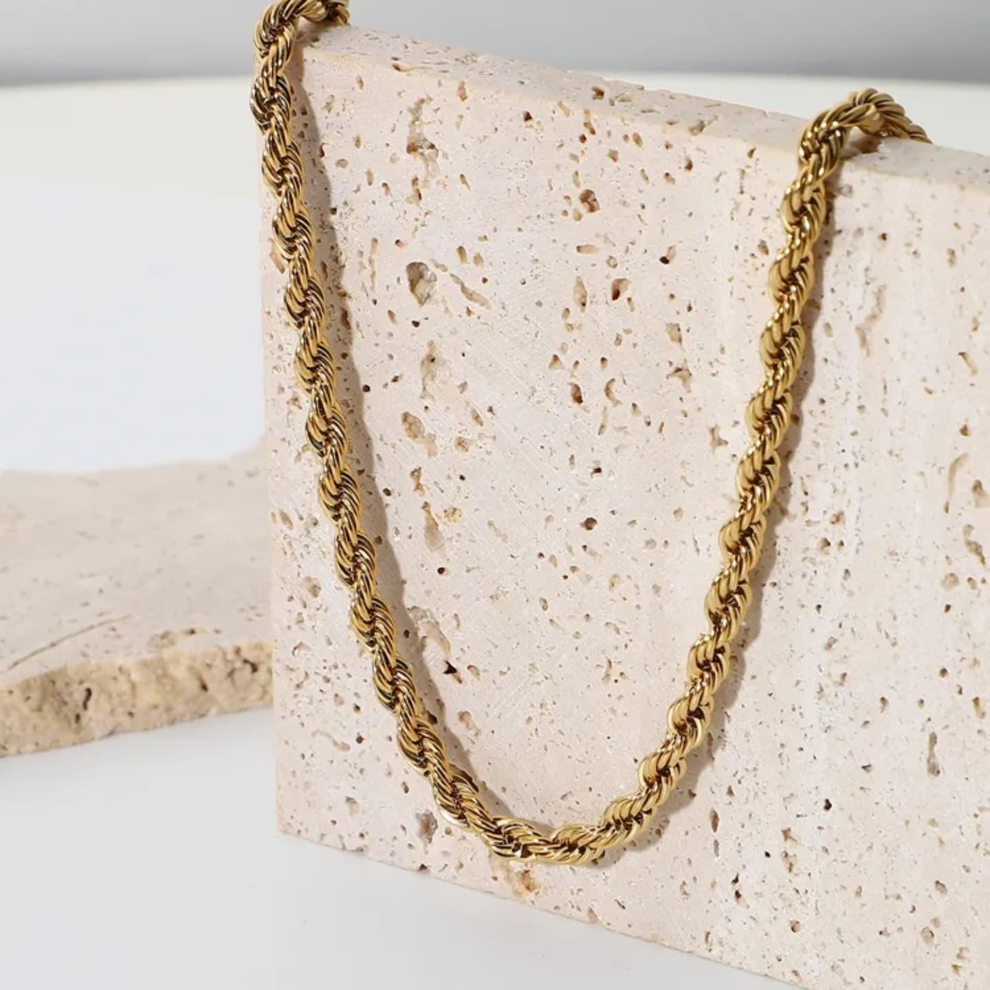 Artificial jewelleryAKaccessories